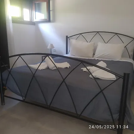 Pefkonas 100 M From The Psakoudia