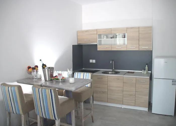 Pefkonas 100 M From The Apartamento *