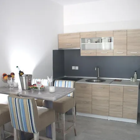 Pefkonas 100 M From The Διαμέρισμα *